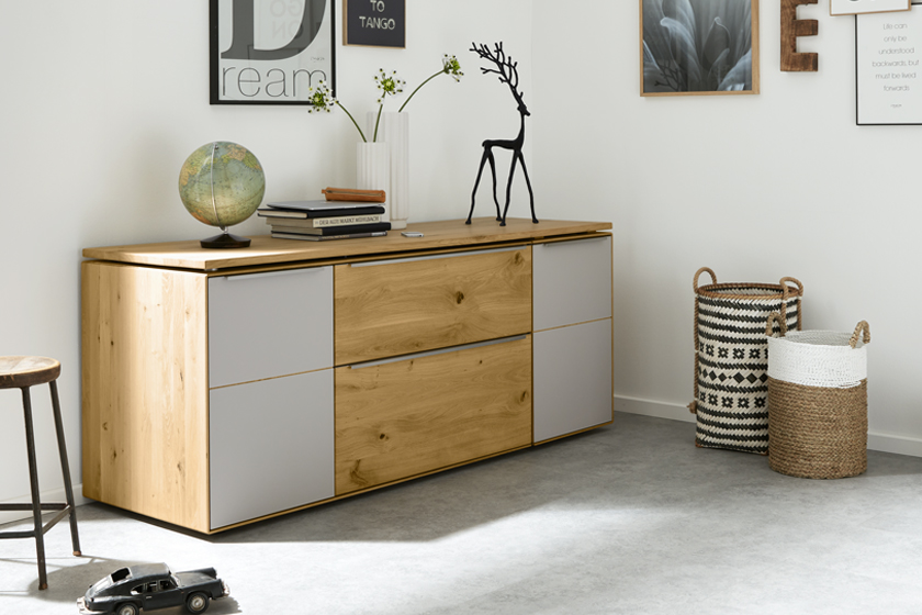 Sideboard der Wohnzimmer Serie 2020 in Holzoptik und Weiß