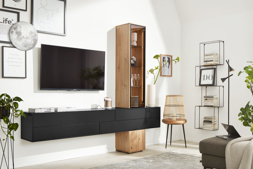 Die Interliving Wohnzimmer Serie 2107 bietet eine umfangreiche Auswahl individuell kombinierbarer Einzelmöbel mit exzellenter Verarbeitungsqualität.